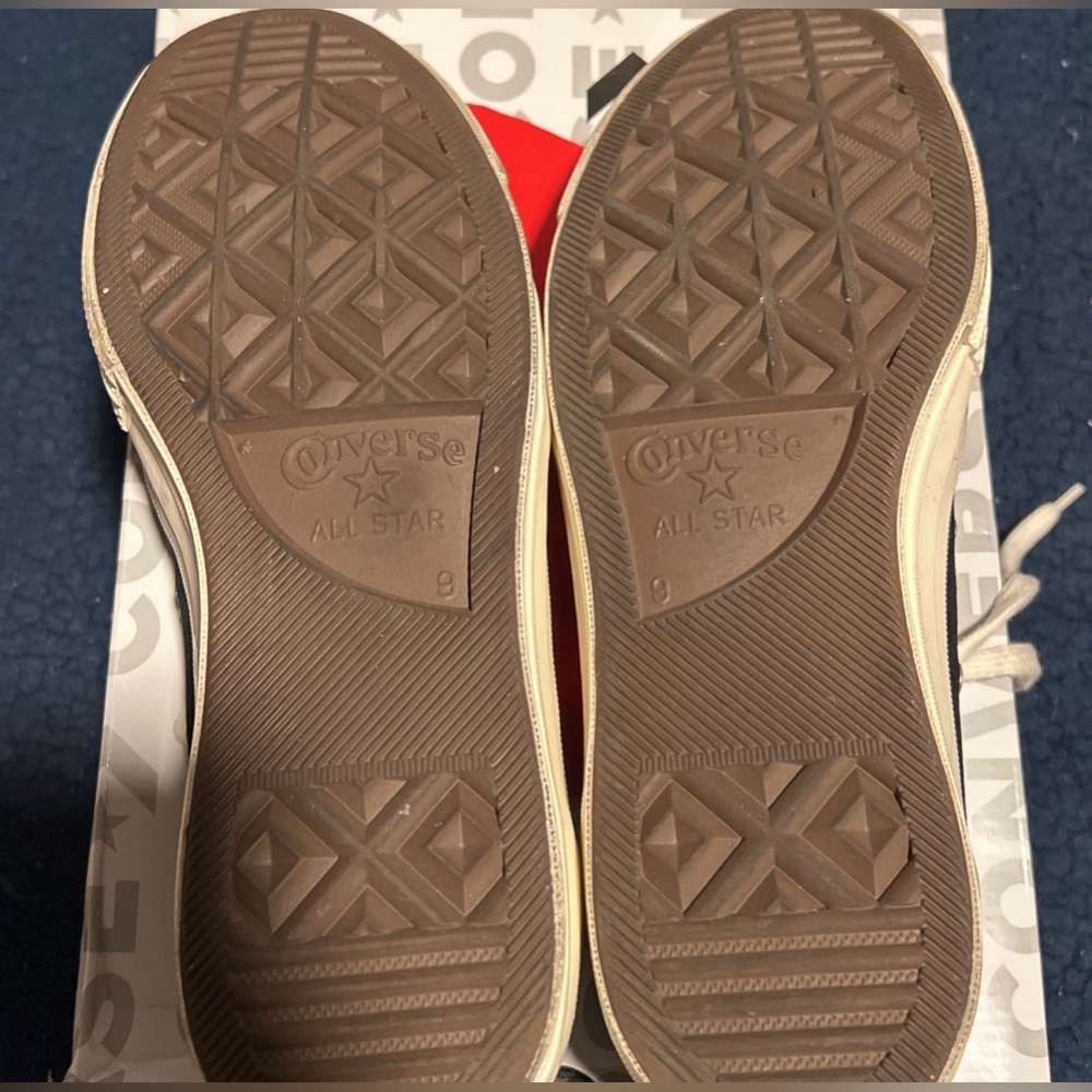 CDG CONVERSE BARLEY USED AND OPEN UP TO OFFERS